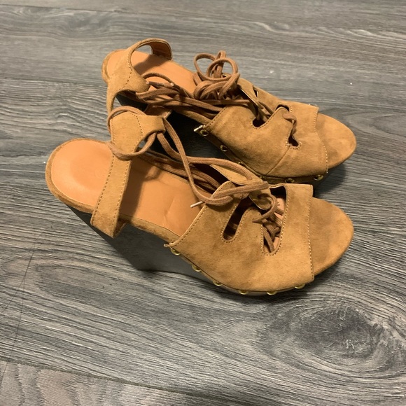 Brand new open toes woods sandals - Picture 2 of 3